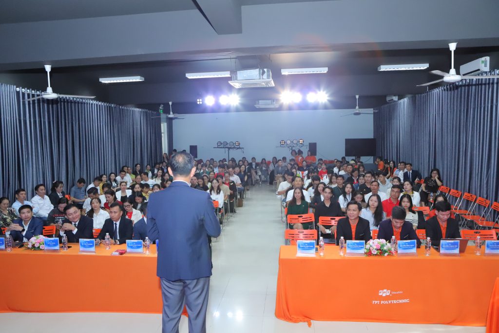 Ứng dụng ChatGPT trong công việc sau khóa tập huấn AI Cần Thơ 4